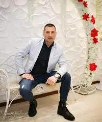 Cerco una donna seria per matrimonio. Cerco una donna seria per matrimonio.