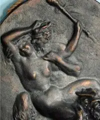 Bassorilievo in bronzo con satiri. - Vicenza