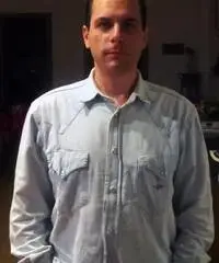 Commesso,ass.clienti,consulente, italiano serio Commesso,ass.clienti,consulente, italiano serio