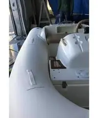 Gommone avon 320 con motore idrogetto 80 hp Gommone avon 320 con motore idrogetto 80 hp
