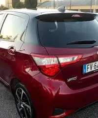 Toyota yaris 1.5 trend red edition hybrid