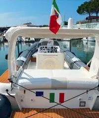 Artigiana Battelli 8,50 DIESEL Mercruiser 320CV Artigiana Battelli 8,50 DIESEL Mercruiser 320CV