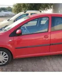 Peugeot 107 1.4 HDi 5 porte Peugeot 107 1.4 HDi 5 porte
