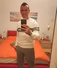 Magazziniere uso muletto Magazziniere uso muletto