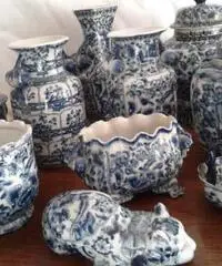 Collezione di vasi in porcellana CHING - Milano Collezione di vasi in porcellana CHING - Milano