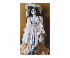 Bambola da collezione in porcellana - Puglia