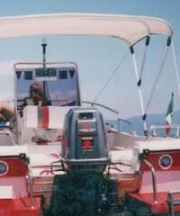 Barca open 5m con cabina a prua, 60CV e carrello