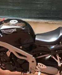 Triumph speed triple 955i