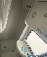 Camper mansardato 6 posti viaggio e 6 posti letto Camper mansardato 6 posti viaggio e 6 posti letto