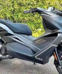 New Kawasaki KL BRERA 300 cc-mot. piaggio LC