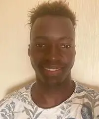 Magazziniere, operaio, pulizie, cameriere solo extra Magazziniere, operaio, pulizie, cameriere solo extra