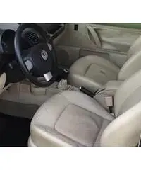 Volkswagen New Beetle 1,6 benz Volkswagen New Beetle 1,6 benz