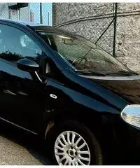 FIAT Grande Punto - 2010 FIAT Grande Punto - 2010