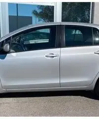 Toyota yaris 1.0 5p. active. 2011 Toyota yaris 1.0 5p. active. 2011