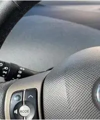 Toyota yaris 1.0 5p. active. 2011 Toyota yaris 1.0 5p. active. 2011