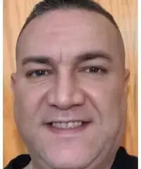 Vernicciattore-carteggiatore porte finestre Vernicciattore-carteggiatore porte finestre