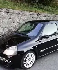Clio RS 182