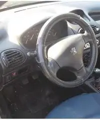 PEUGEOT 206 - 2002 anche per neopatentati PEUGEOT 206 - 2002 anche per neopatentati