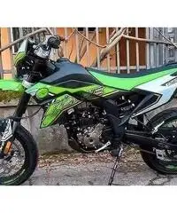 NUOVO MOTARD Kawasaki KL KXE 125-E5-A LIQUIDO NUOVO MOTARD Kawasaki KL KXE 125-E5-A LIQUIDO