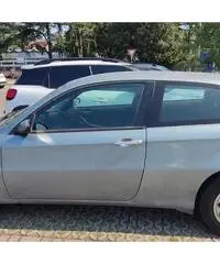 Alfa Romeo 147 1.6 benzina 105 CV 2001