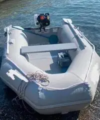 Barca piccolo gommone Barca piccolo gommone