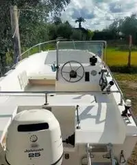 Motore fuori bordo Motore fuori bordo